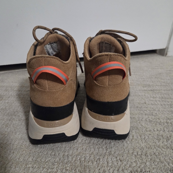 Sorel Tan and Black Ankle Boots - Picture 3 of 3